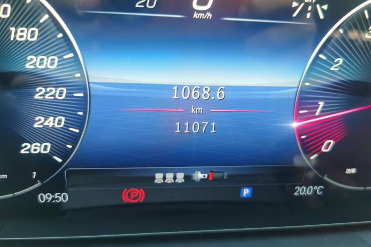 Used Mercedes-Benz GLE 2024 GLE 350 4MATIC Stylish Model Odometer Close Up