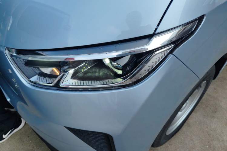 Used Wuling Yangguang 2025 Model 400km Bus Edition—Comfort Edition
