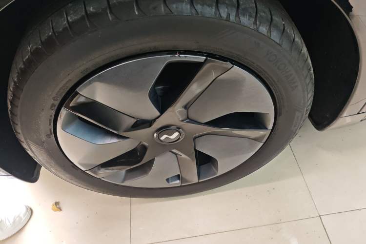 Used ONVO L60 2024 60 kWh Rear-Drive Version Exterior 1