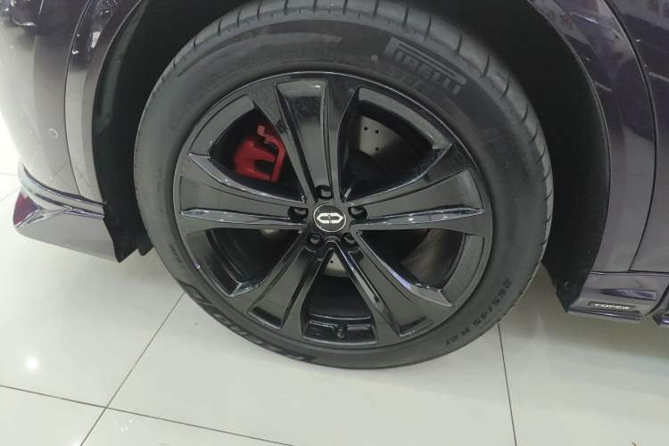 Used Hima AITO M8 2025 Model Pure Electric Max+ Six-Seat Four-Wheel-Drive Version