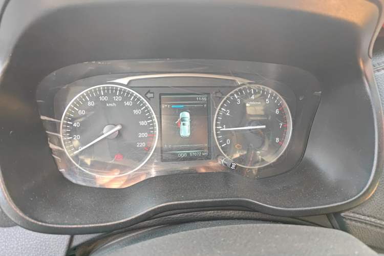 Used SWM X7 2016 1.8L Manual Luxury Edition 7 Seats Instrument Cluster