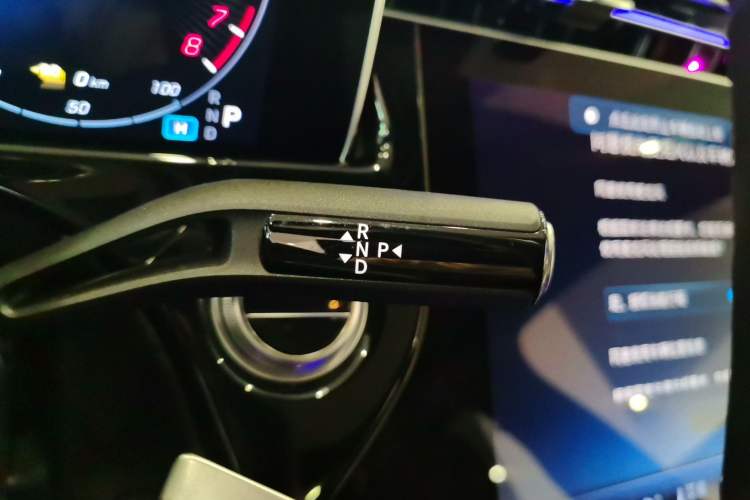 Used Mercedes-Benz E-Class New Energy 2024 E 350 e L Plug-in Hybrid Sedan Gear Lever