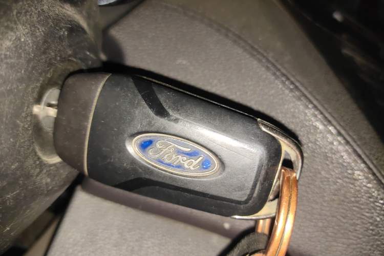 Used Ford Escort 2015 1.5L Automatic Fashion Model Vehicle Key