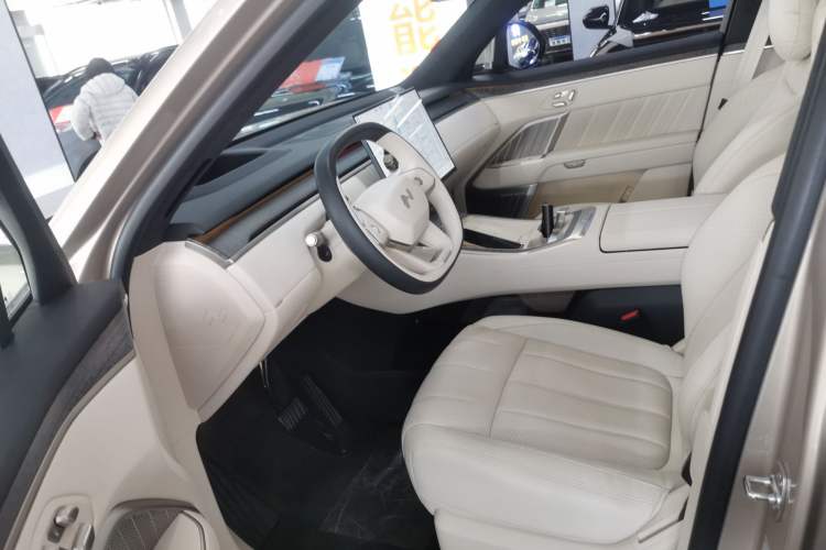 Used ONVO Luxeed L90 2025 Model—Max Six-Seater Version