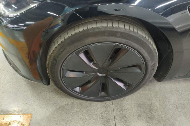 Used Tesla Model 3 2023 Long-Range All-Wheel-Drive Version