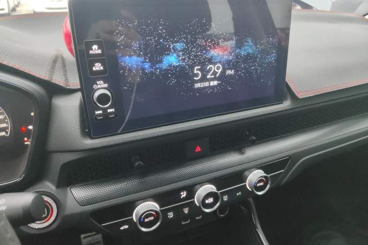 Used Honda Breeze 2023 240TURBO Two-Wheel-Drive Luxury Edition 5 Seats Audio And AC Panel