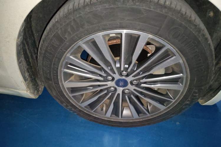 Used Ford Mondeo 2018 EcoBoost 200 Luxury Model Right Front Wheel Hub
