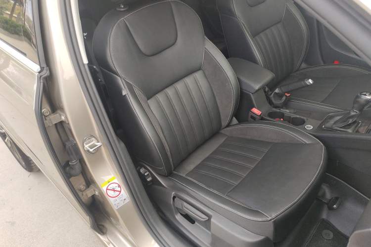 Used Skoda Octavia 2018 TSI280 DSG Flagship Edition Right Front Seat