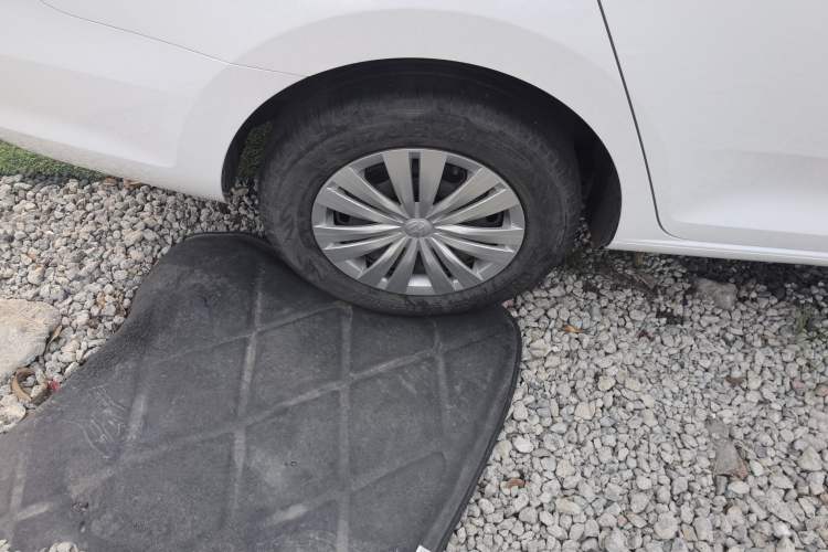 Used Volkswagen Santana 2021 1.5L Manual Fashion Edition Right Rear Wheel Hub