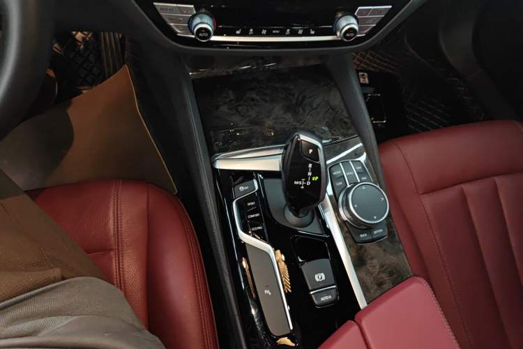 Used BMW 5 Series 2020 530Li Leading Model M Sport Package Gear Lever