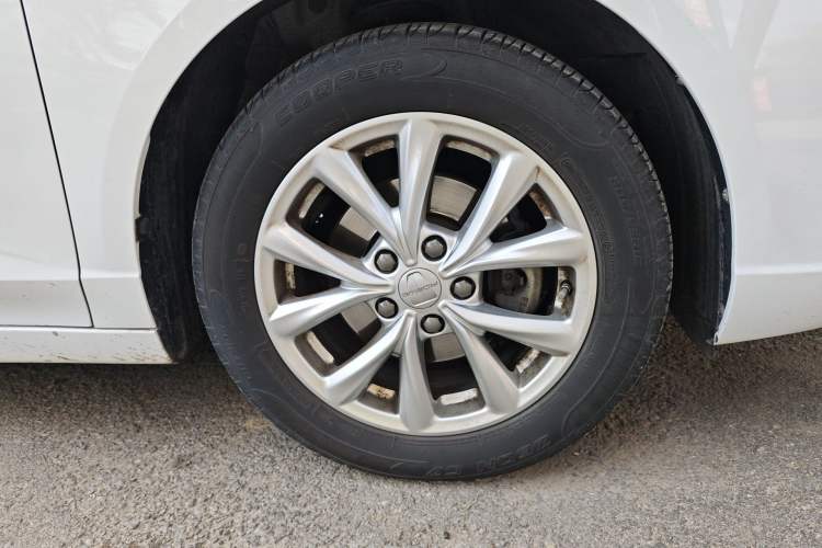 Used Roewe i5 2020 1.5L Manual 4G Connect Luxury Edition