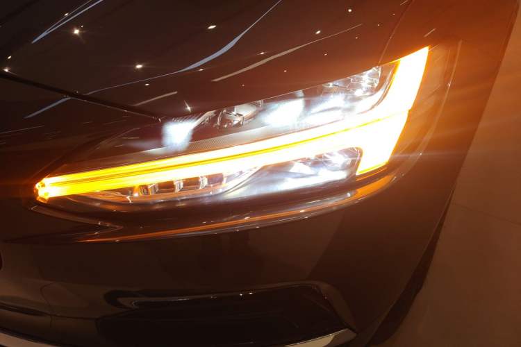 Used Volvo S90 2024 B5 Zhiyi Luxury Edition Left Front Headlight