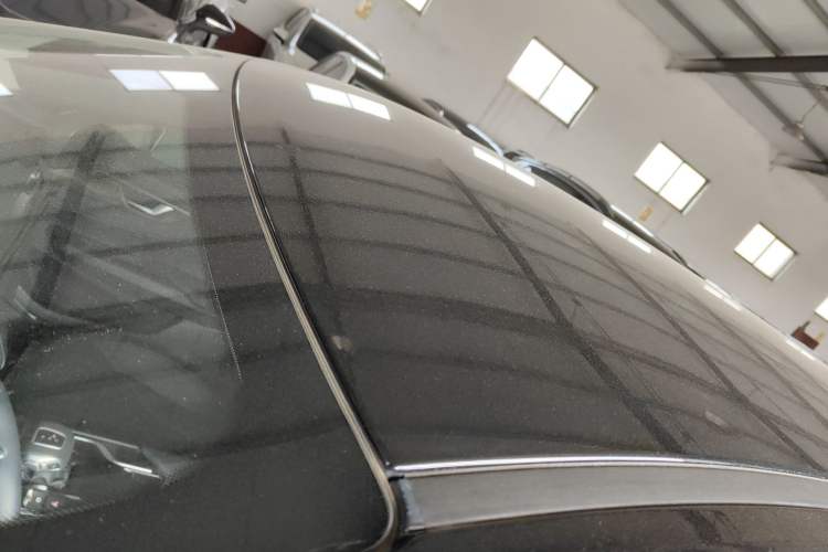 Used Hongqi E-QM5 2022 431 km Charge & Enjoy Edition Roof