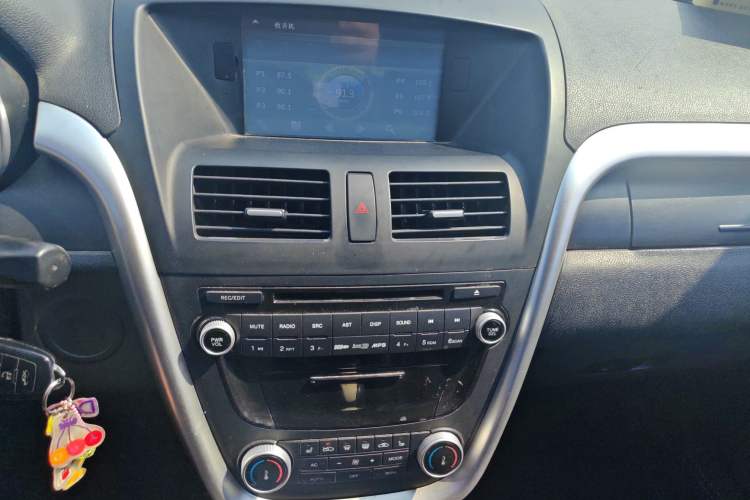 Used Bestune X80 2013 2.0L manual luxury version