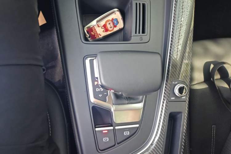 Used Audi A4L 2020 40 TFSI Fashionable and Elegant Model