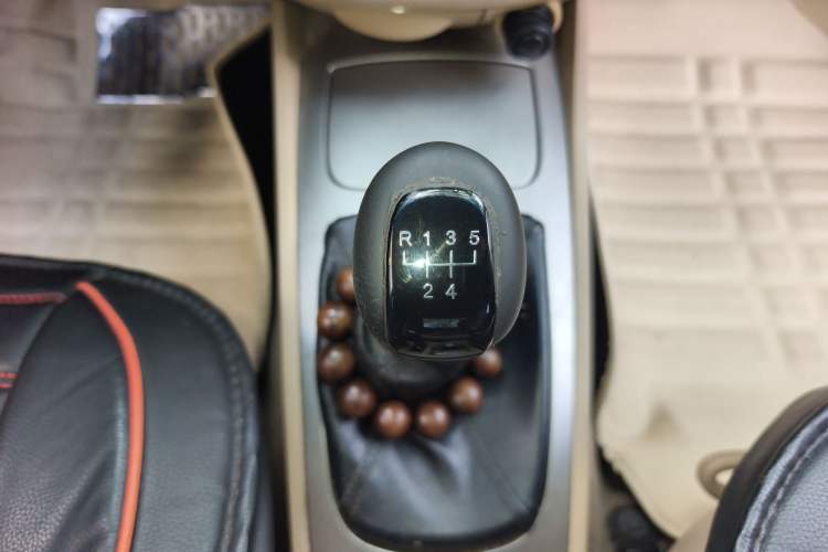 Used Buick Excelle 2013 1.5L Manual Classic Model Gear Lever