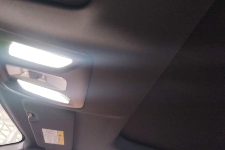 Used Changan UNI-V 2024 1.5T Smart Navigation Version
