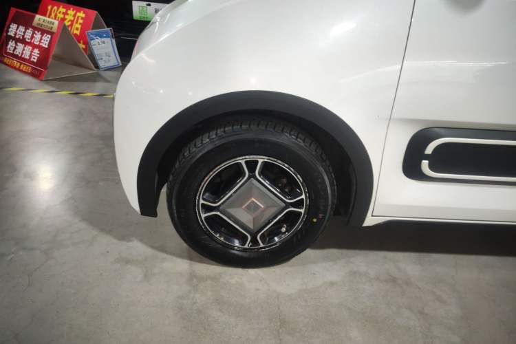 Used Baojun E300 2020 Starry Intelligence Edition Left Front Wheel Hub