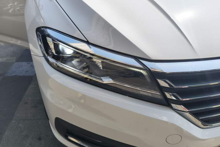 Used Volkswagen Lavida 2018 1.5L Automatic Comfort Edition China V Standard Right Front Headlight