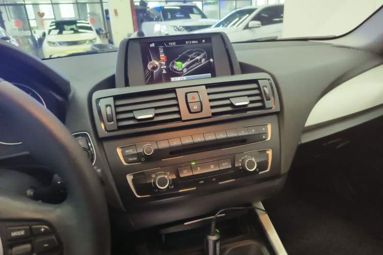 Used BMW 2 Series 2014 220i Leading Model
