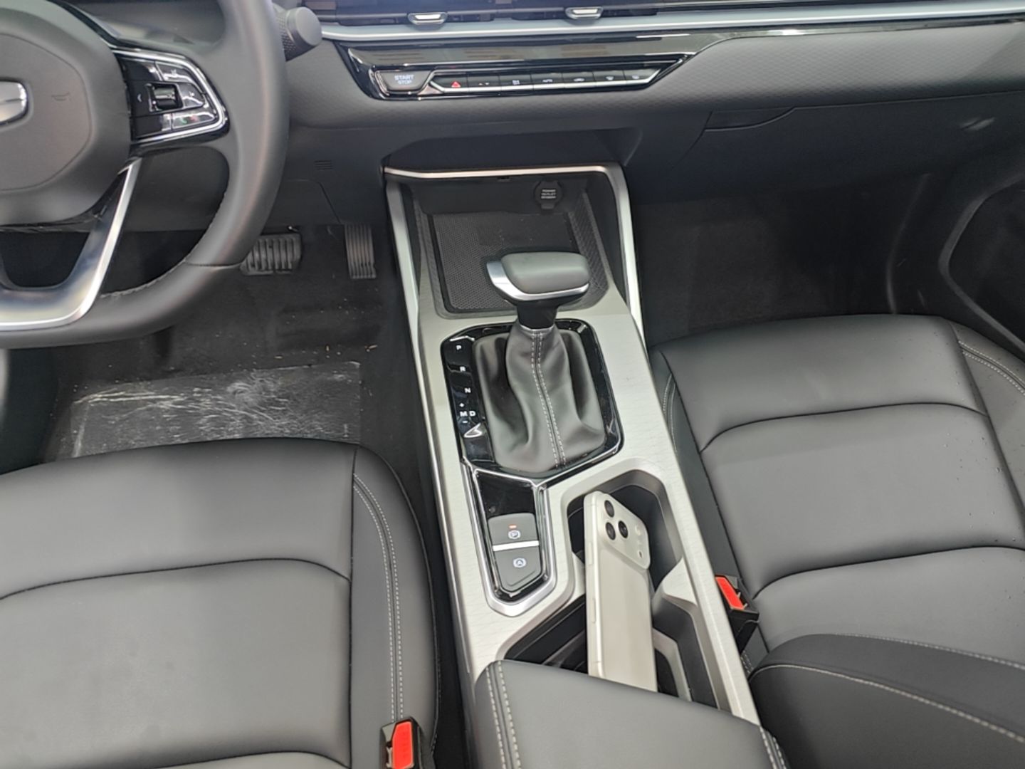 Geely Auto Emgrand 2026 Model 4th Generation 4 Millionth Anniversary Edition 1.5L CVT Overdrive Edition — снимка 16
