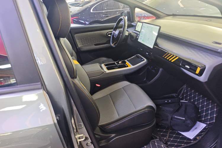 Used AION Y 2022 70 Enjoyment Edition Lithium Iron Phosphate Right Front Seat