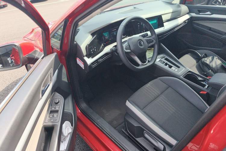 Used Volkswagen Golf 2023 280TSI DSG Pro Driver Seat