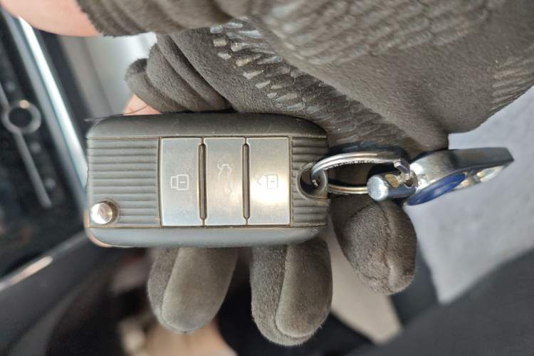 Used Roewe RX5 New Energy 2017 ERX5 EV400 Electric Internet Luxury Edition Vehicle Key