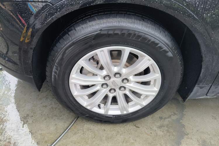 Used Cadillac XT5 2018 28E Four-Wheel Drive Tech Version