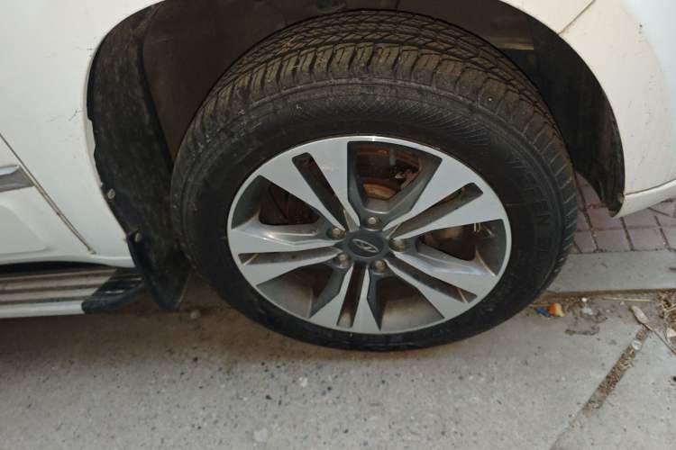 Used Chery Tiggo 3 2015 1.6L CVT ZhiShang Commemorative Edition
