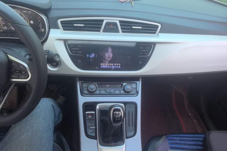 Used Geely Auto Emgrand X7 Sport 2021 Million Edition 1.8TD Manual Two-Wheel Drive Comfort Model
