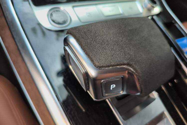 Used Audi Q7 2022 55 TFSI quattro S line Sport model
