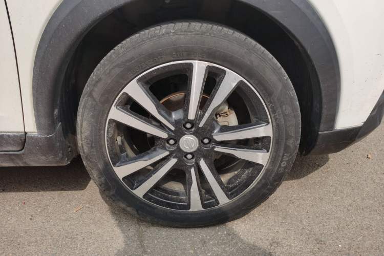 Used Nissan Kicks 2018 1.5L CVT Smart Connect Luxury Edition