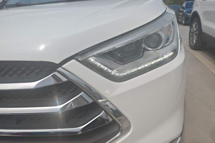 Used JAC Group Refine S3 2016 1.5L CVT Luxury Smart Version Left Front Headlight