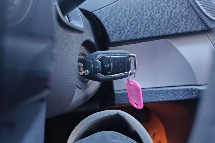 Used SAIC MAXUS G20 2023 Facelifted ES 2.0T Gasoline Automatic Value Edition