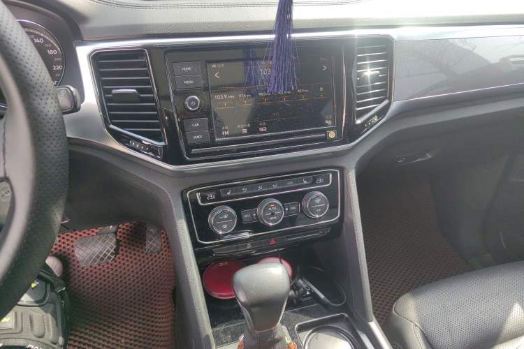 Used Volkswagen Teramont 2019 380TSI Four-Wheel Drive Luxury Version China V Standard Audio And AC Panel