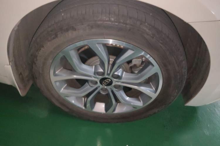 Used Geely Auto Emgrand GT 2015 2.4L Luxury Model
