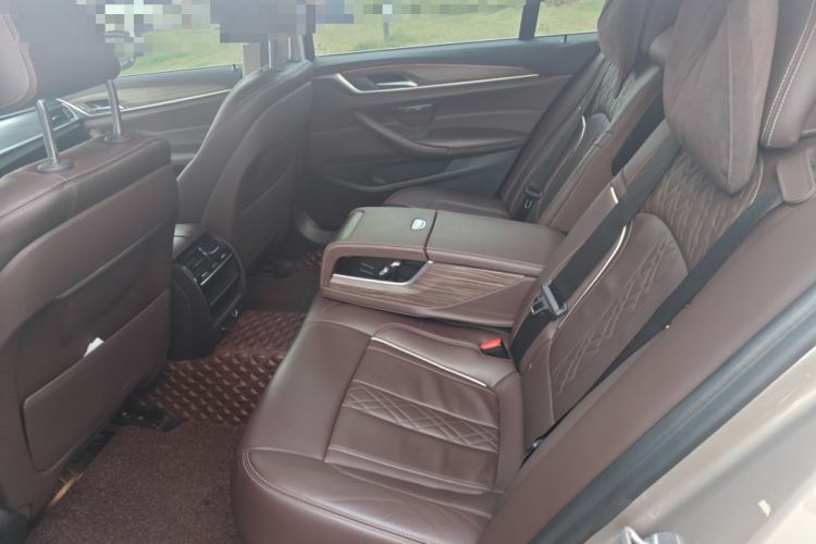 Used BMW 5 Series 2019 530Li Leading Model Luxury Package Left Rear Seat