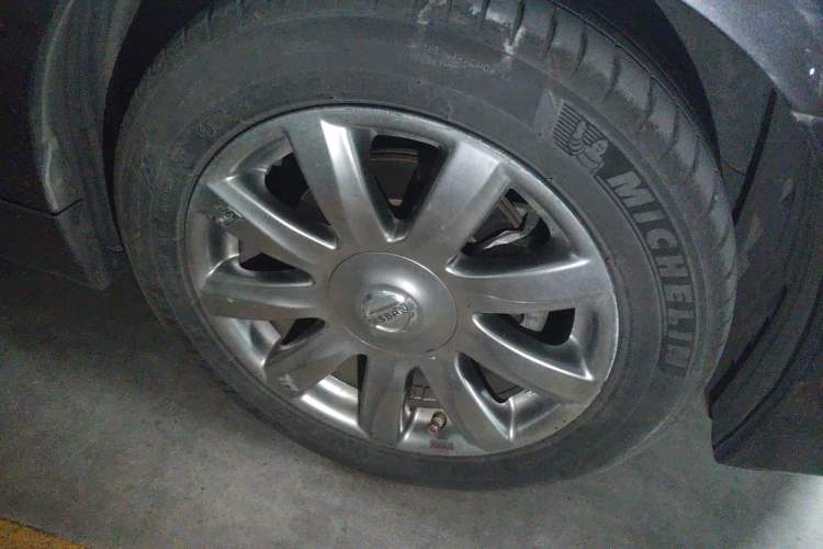 Used Nissan Teana 2009 Duke 2.5L XV VIP Deluxe Edition Right Front Wheel Hub