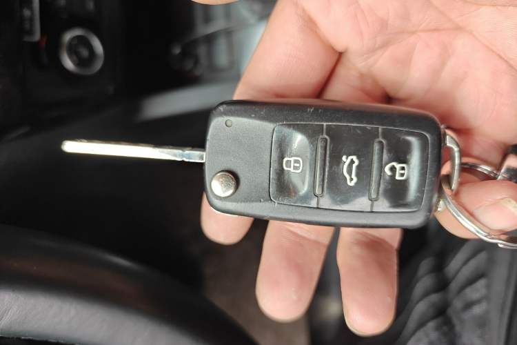 Used Volkswagen Sagitar 2012 1.8TSI Automatic Flagship Edition
