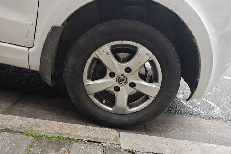 Used Dongfeng Fengon 330 2014 1.2L Manual Practical Version DK12-07
