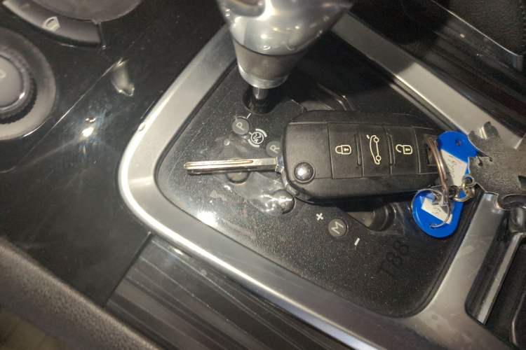 Used Peugeot 3008 2015 1.6THP Automatic Trend Edition Vehicle Key