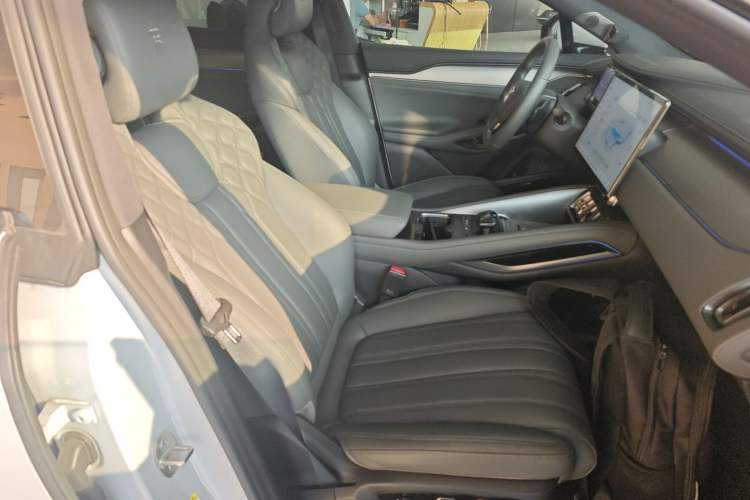 Used BYD Song L EV 2025 Intelligent Driving Version 662 km LiDAR Excellence Edition
