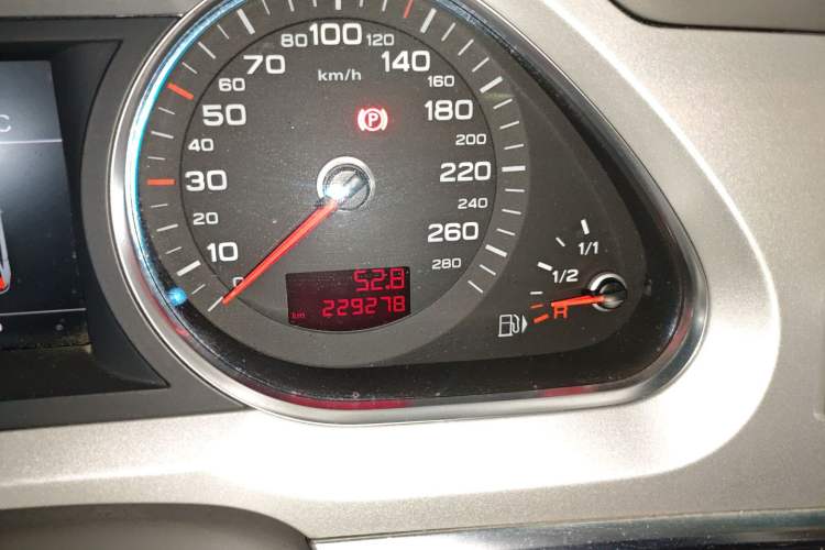 Used Audi A6L 2010 2.4L Technology Edition Odometer Close Up