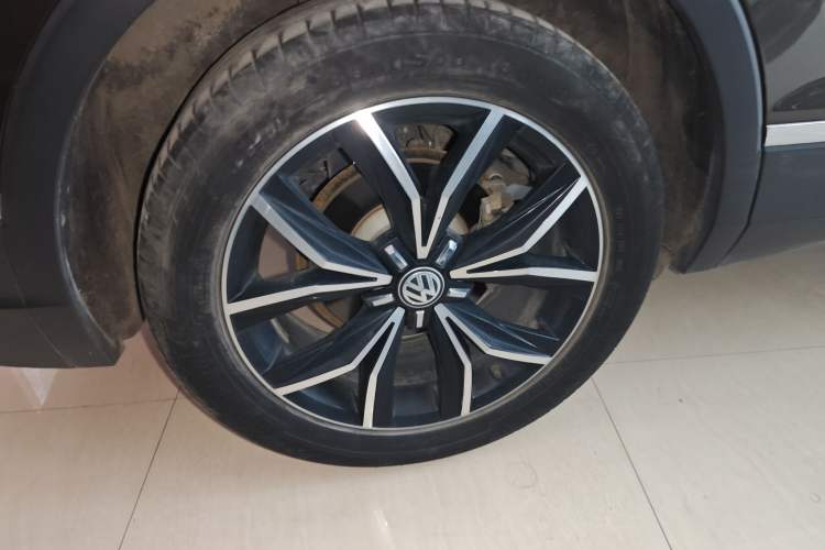 Used Volkswagen Tiguan L 2020 330TSI Automatic Two-Wheel Drive Smart Luxury Edition China VI Standard
