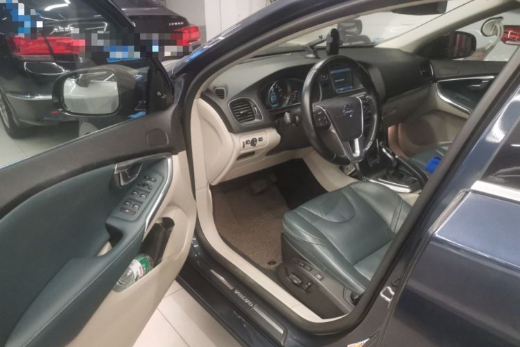 Used Volvo V40 2014 2.0T Zhiya Edition