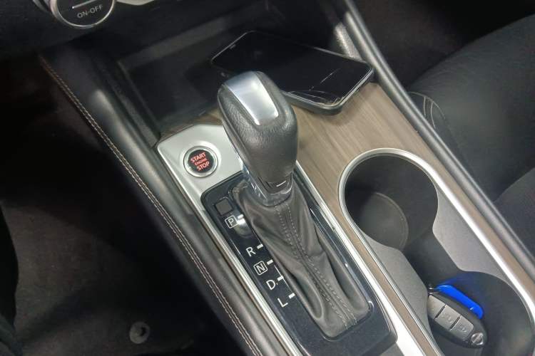 Used Nissan Teana 2021 2.0L XL Upper AD1 Smart Drive & Navigation Edition Gear Lever