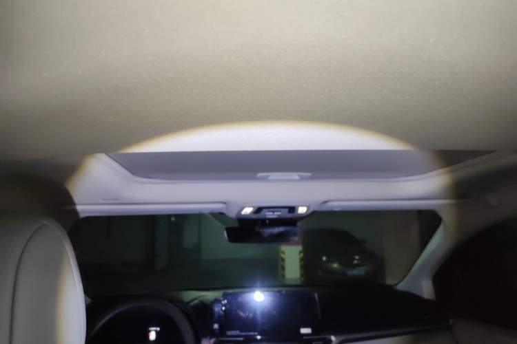 Used Toyota Granvia 2023 2.5L Hybrid Prestige PLUS Edition