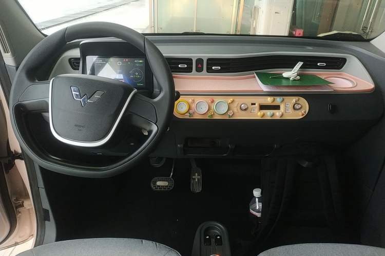 Used Wuling Hongguang MINIEV 2022 Macaron Premium Model – Lithium Ternary Battery
