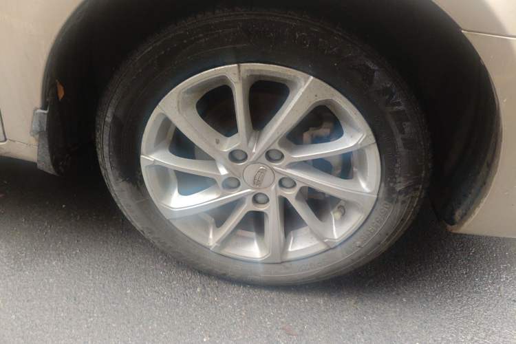 Used Geely Auto Emgrand 2020 1.5L Manual Luxury Model Right Front Wheel Hub